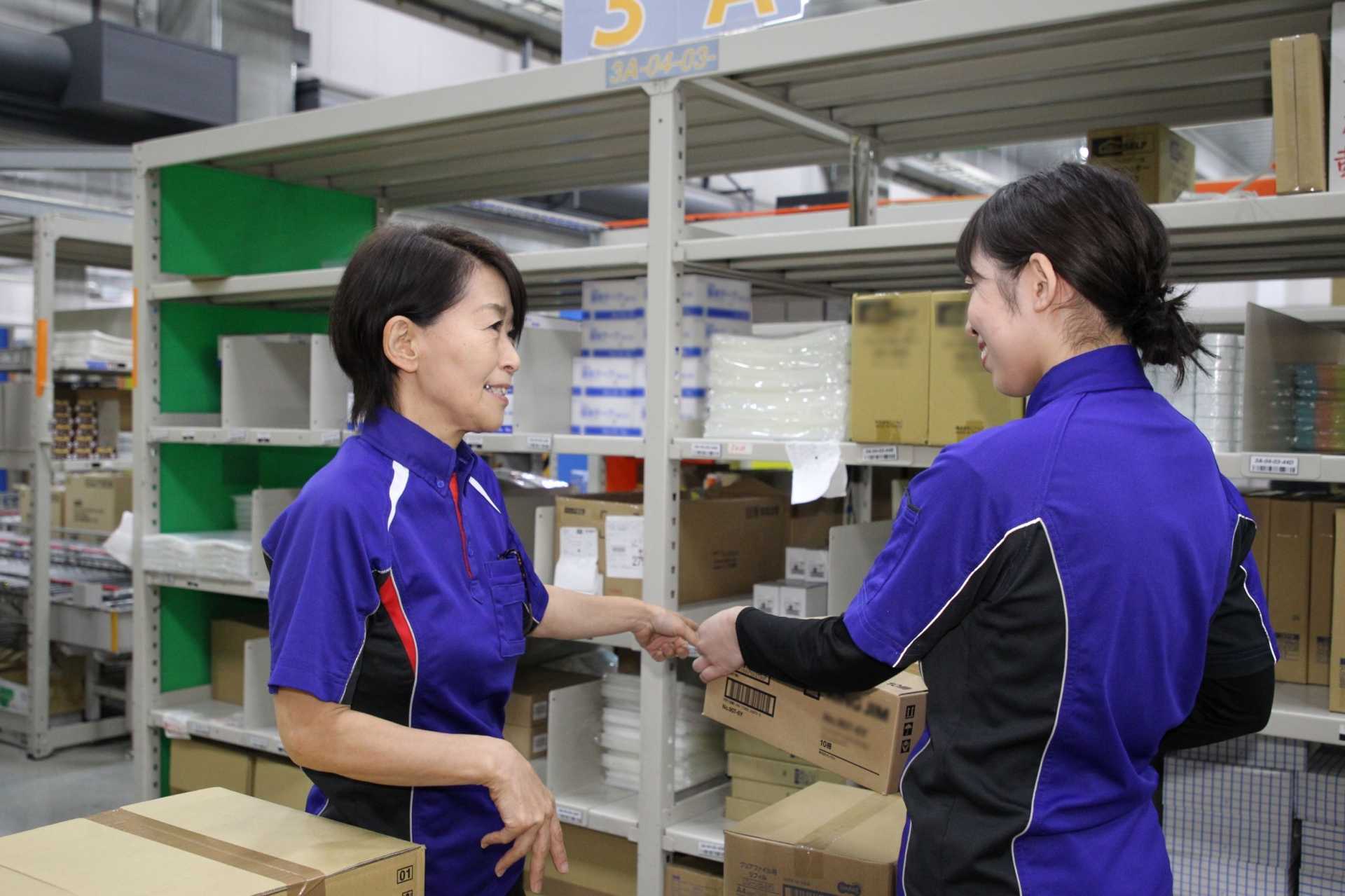 業務改善を繰り返すことで荷主様にもお届け先にも、社員にも優しい物流サービスを目指しています。