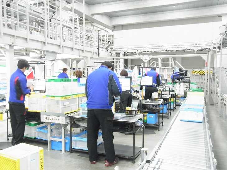 まだ新しい弊社倉庫で快適に勤務できるお仕事です。